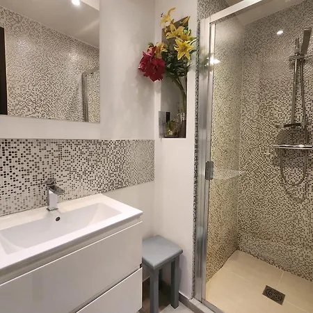 Townhouse Located In *