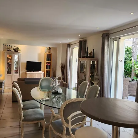 בית נופש Townhouse Located In