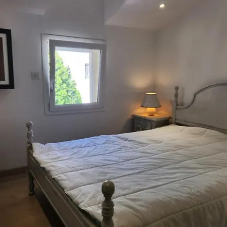 Townhouse Located In בית נופש